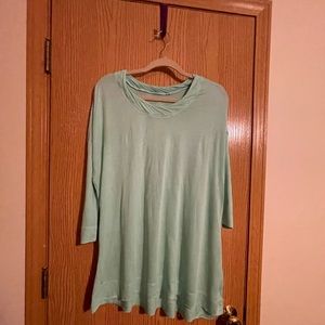 Sea foam green 3/4 sleeve tee